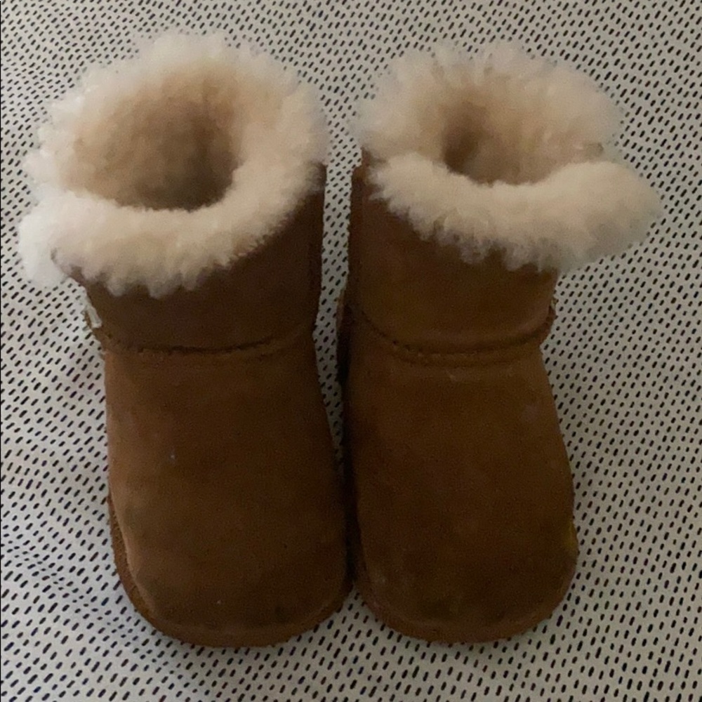 Ugg baby shoes size small
